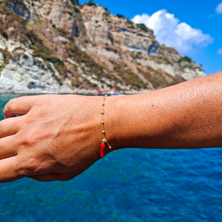 Gold-Plated Silver Bracelet – Beaded Chain & Horn Pendant | Eleganza