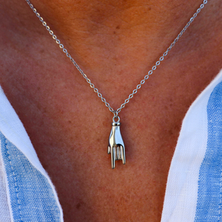 Stainless Steel Chain Necklace – Mano Corno Pendant | L’Iconica