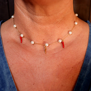 Gold-Plated Stainless Steel Chain Necklace – Mother-of-Pearl & Horn Beads | L'Iconica