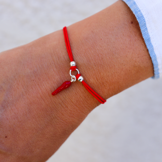 Silver Cord Bracelet – Red Horn Pendant | L’Iconica