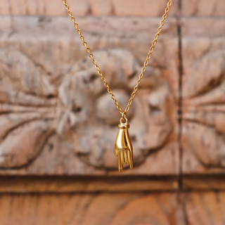 Stainless Steel Chain Necklace – Mano Corno Pendant | L’Iconica