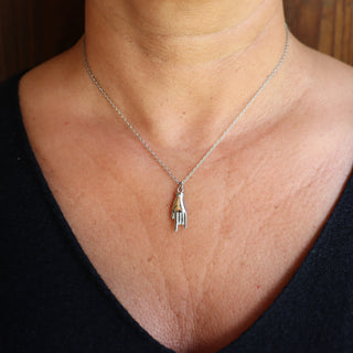 Stainless Steel Chain Necklace – Mano Corno Pendant | L’Iconica