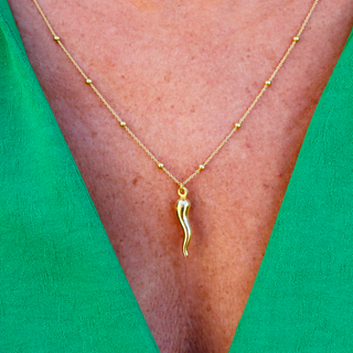Gold-Plated Silver Necklace – Beaded Chain & Horn Pendant | Eleganza