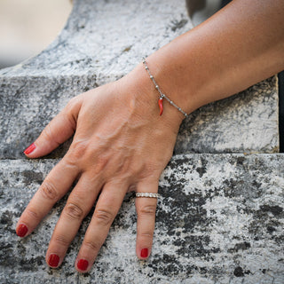 Silver Steel Bracelet – Beaded Chain & Horn Pendant | Eleganza