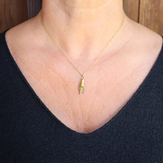 Stainless Steel Chain Necklace – Mano Corno Pendant | L’Iconica