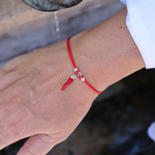 Silver Cord Bracelet – Red Horn Pendant | L’Iconica