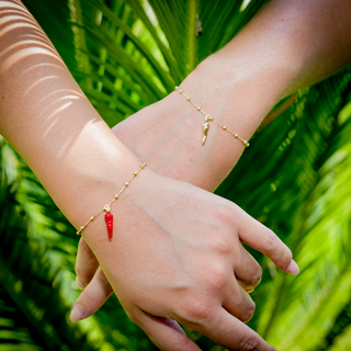 Gold-Plated Silver Bracelet – Beaded Chain & Horn Pendant | Eleganza